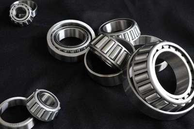 機車滾動軸承故障檢測方法及軸承零部件分析